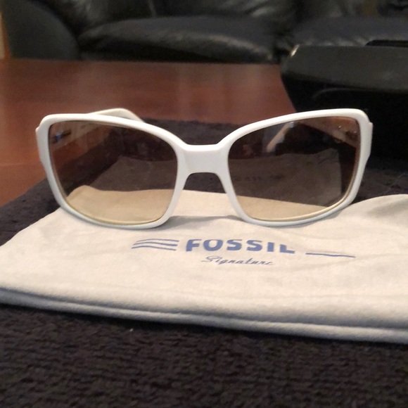 FOSSIL SUNGLASSES - Picture 2 of 4